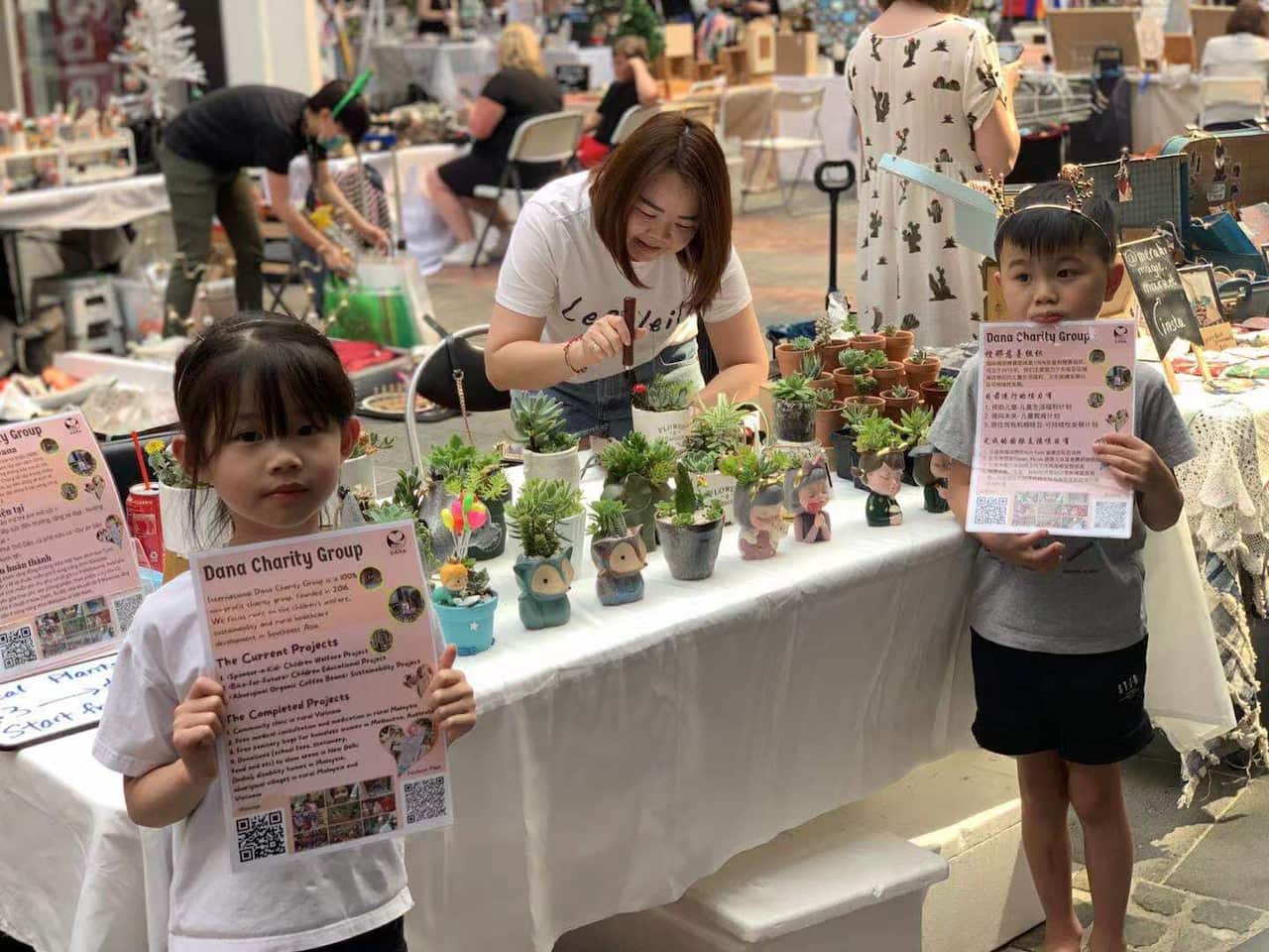 DANA 在市集出售多肉植物盆栽