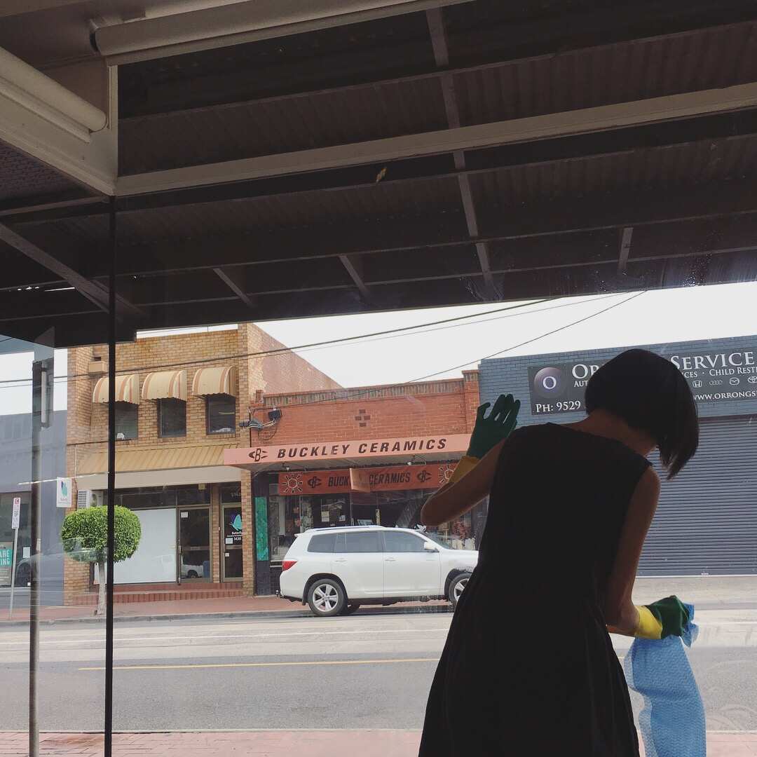 在本地非牟利畫廊做義工