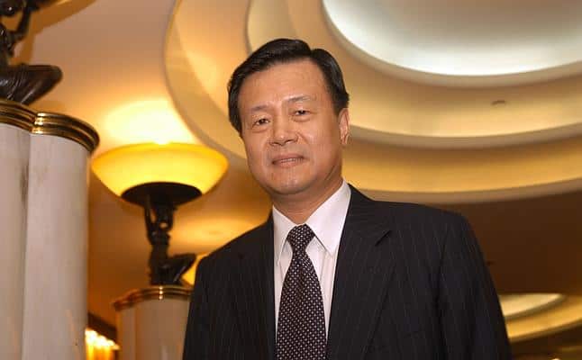 Most people would never have heard of billionaire Hui Wing Mau.