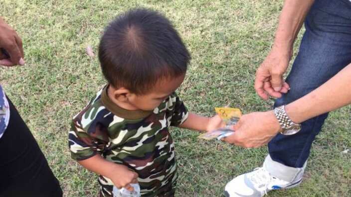 Một em bé tị nạn