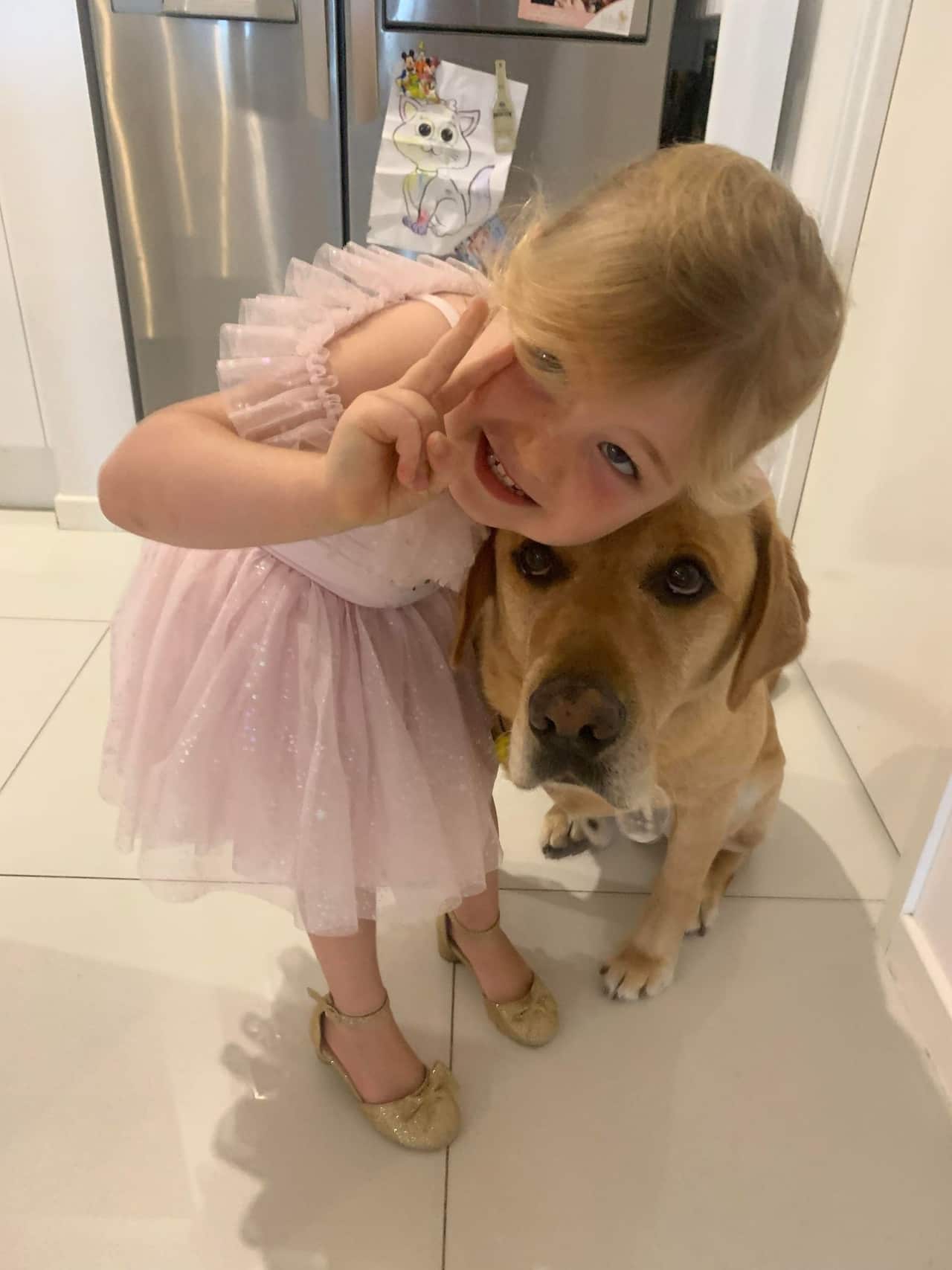 La piccola Sofia ed il cane Gonzalo