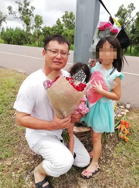 Mr Li and his two doughters