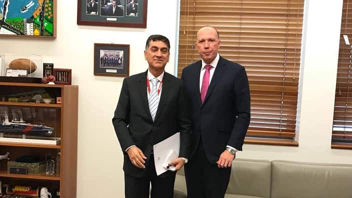 پاکستانی ہائی کمشنر بابر امین اور آسٹریلوی وزیرِداخلہ پیٹر ڈٹن