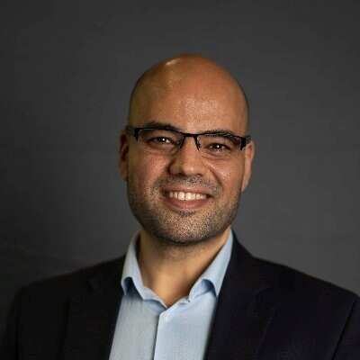  مدحت عطية يسرد قصة هجرته إلى أستراليا 