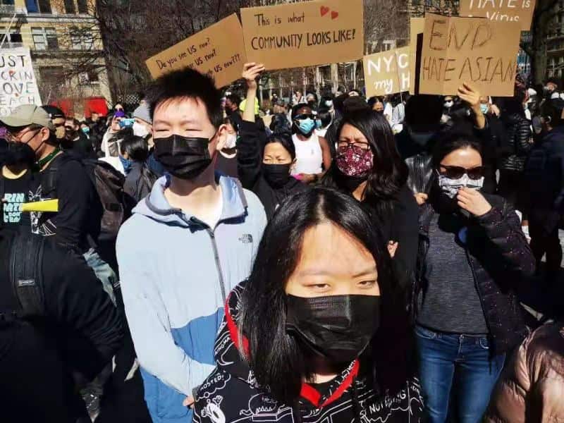 纽约华人15岁少女Cindy Zhao参与“停止仇恨亚裔”（#StopAsianHate）集会