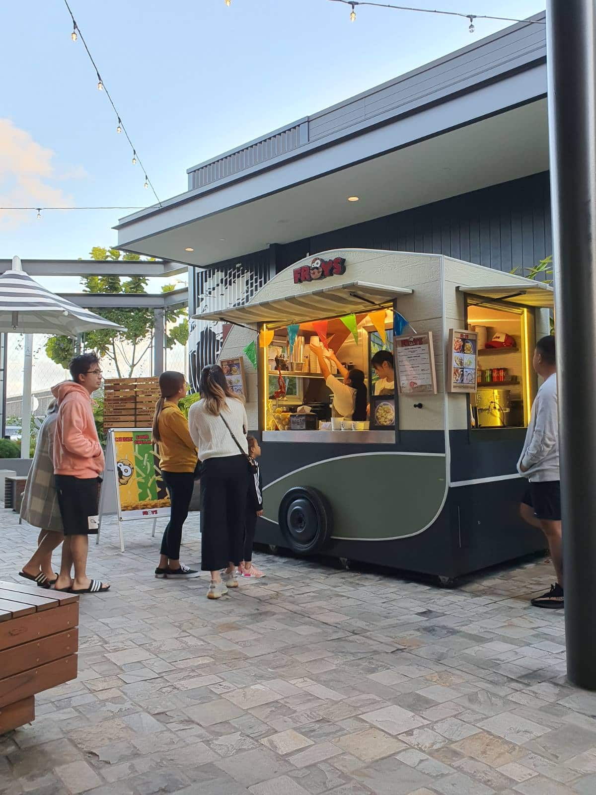 flavoured chips, froys