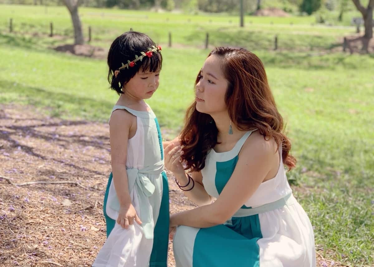 "Cũng có lúc con hỏi mình vì sao những người khác có ba và có mẹ, còn con thì không có ba". 