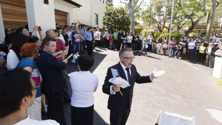 Chinese buyers flock to Australia for houses