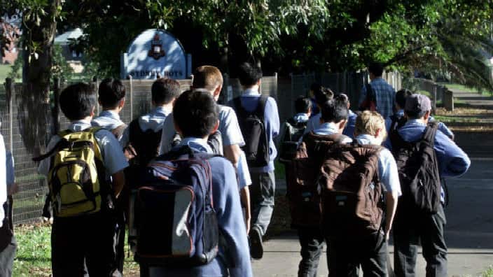 Bất an về nhà ở khiến việc học và khả năng phát triển xã hội của trẻ em bị ảnh hưởng. 