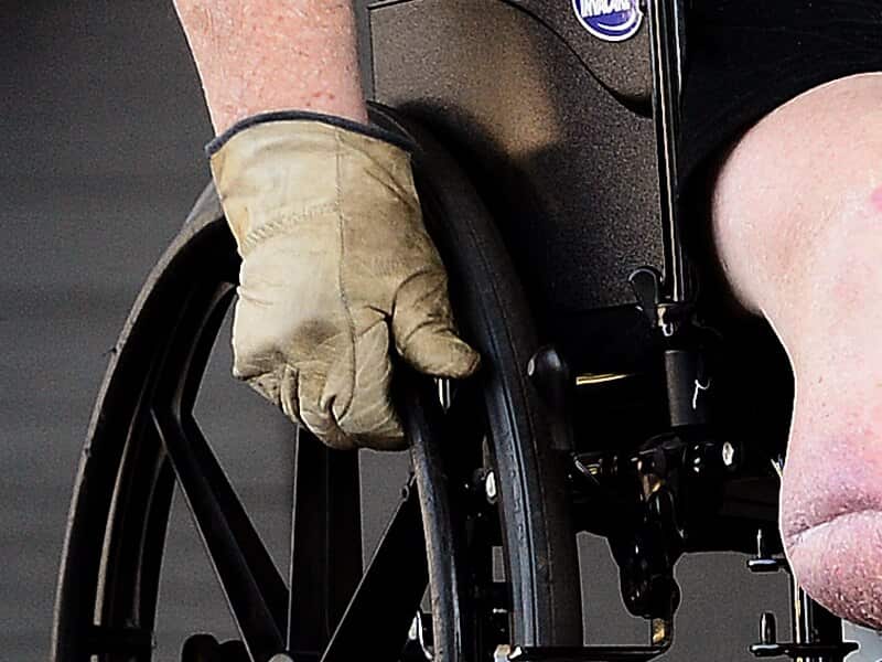 Labor says the government's assertions that the welfare system is unsustainable are exaggerated. (AAP)