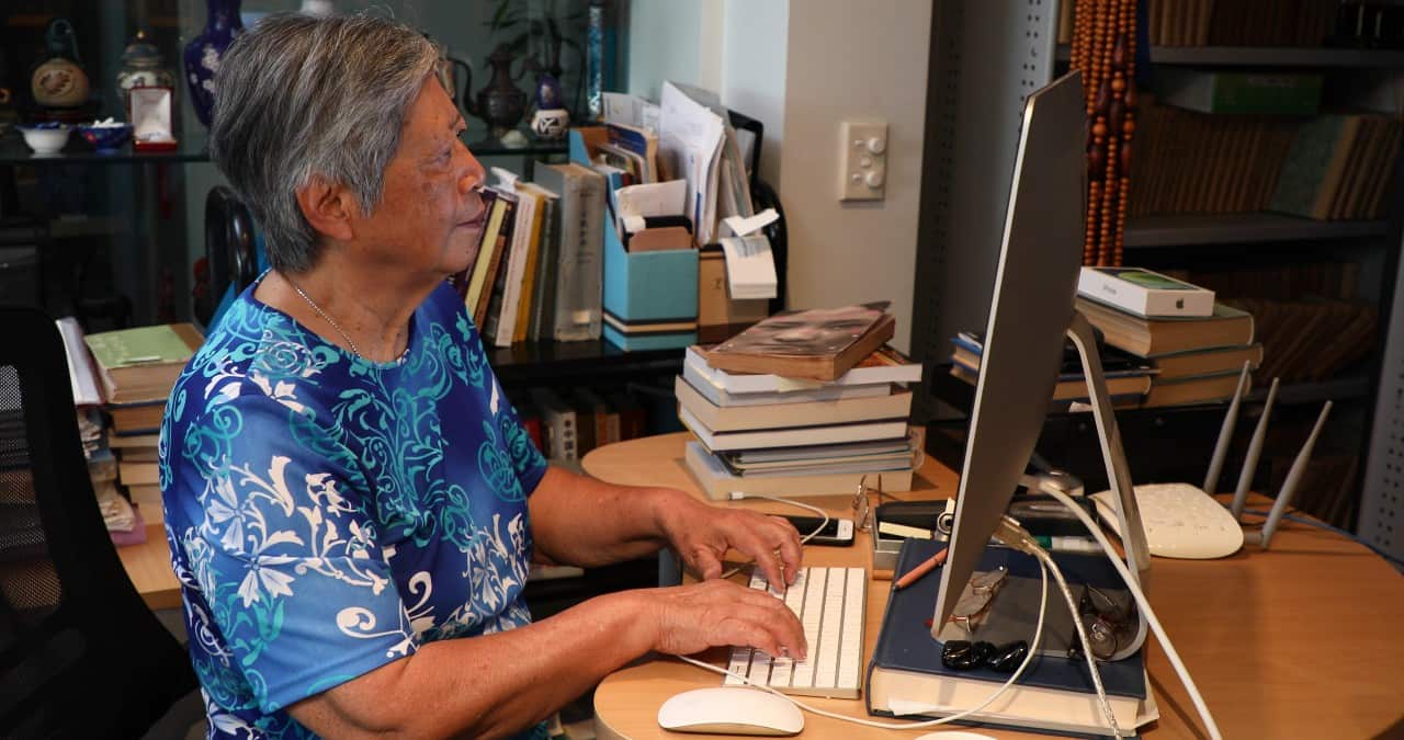 “文学可以丰富和放大读者世界”——支持澳华文学创作的学者萧虹