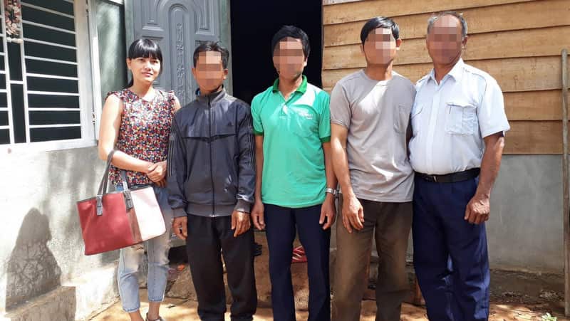 Huỳnh Thục Vy và những người Thượng, họ phải che mặt để tránh sự bạo hành của chính quyền