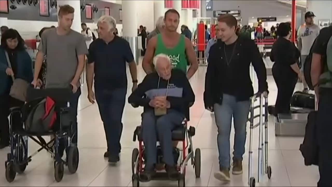 David Goodall at the airport with his family 