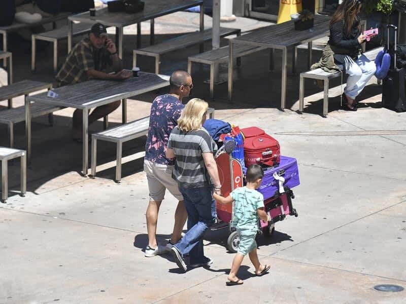 passengers at sydney airport