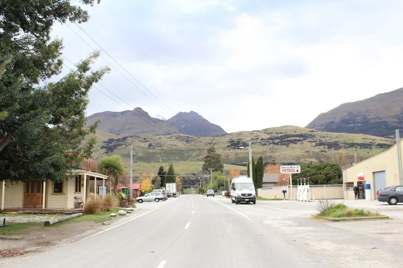 Thị trấn Glenorchy vắng lặng như tờ.