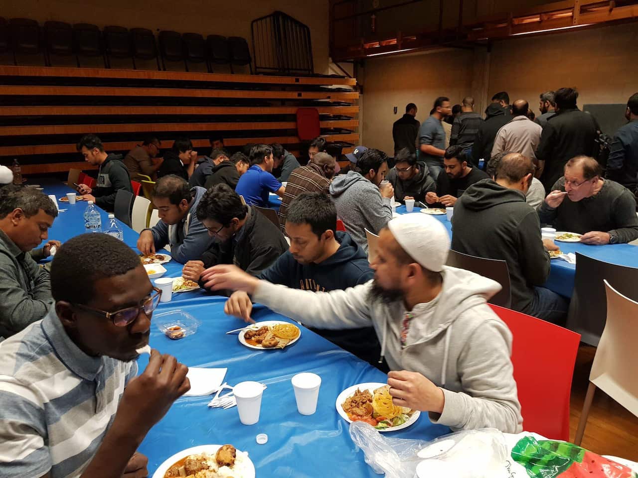 Waumini washiriki katika Iftar