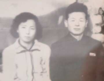 Kumhee's parents.