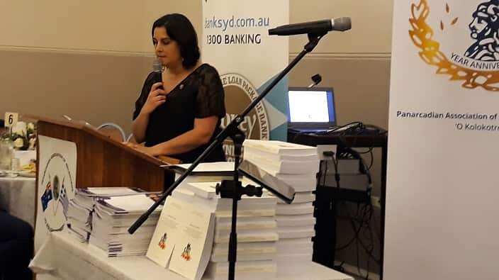 H πρόεδρος του Παναρκαδικού Συλλόγου Μελβούρνης και Βικτωρίας, Χρύσα Κανατά. 