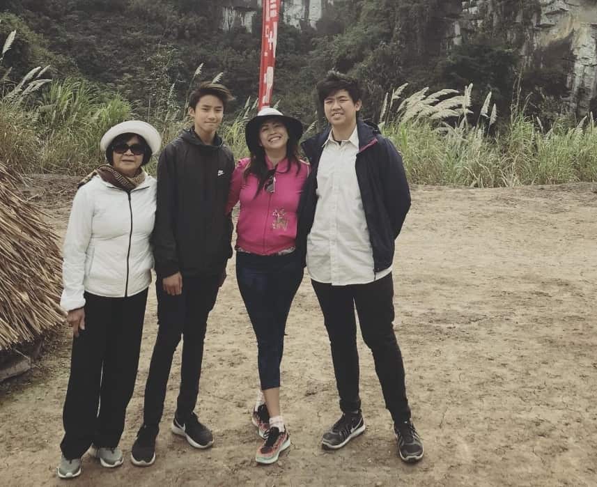 Không ít phụ huynh cảm thấy bất ngờ khi con muốn dọn ra ở riêng. Con trẻ có những lý do của mình, trong khi đó, phụ huynh lại có đủ điều để lo sợ cho con.