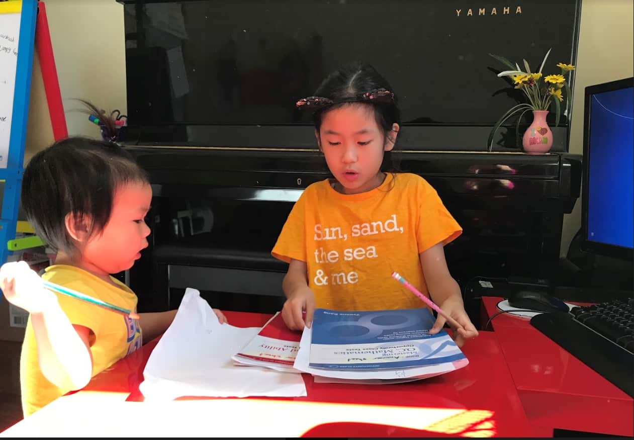 Chính vì có cơ hội tham gia vào việc học, cha mẹ ít nhiều nhận ra được những điểm mạnh, điểm yếu của con để có những định hướng tiếp theo.