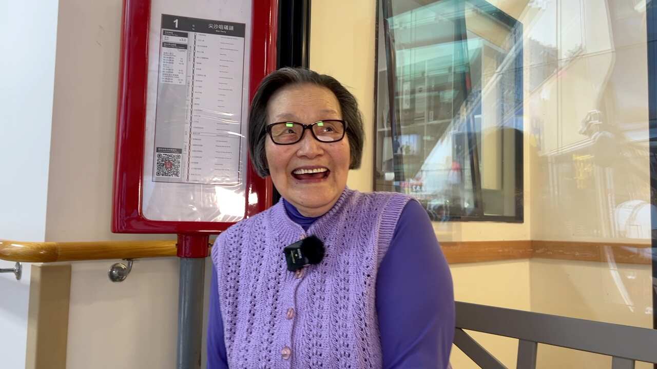 Resident Shun-yung recalls many events from her life as soon as she sits at the 'bus stop".