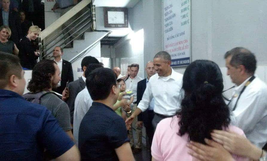 US President Barack Obama eats bun cha with chef Anthony Bourdain in Hanoi, Vietnam. 