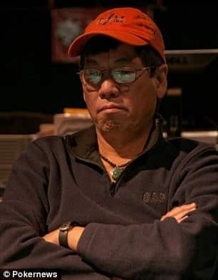 Passenger dragged off United Airlines flight