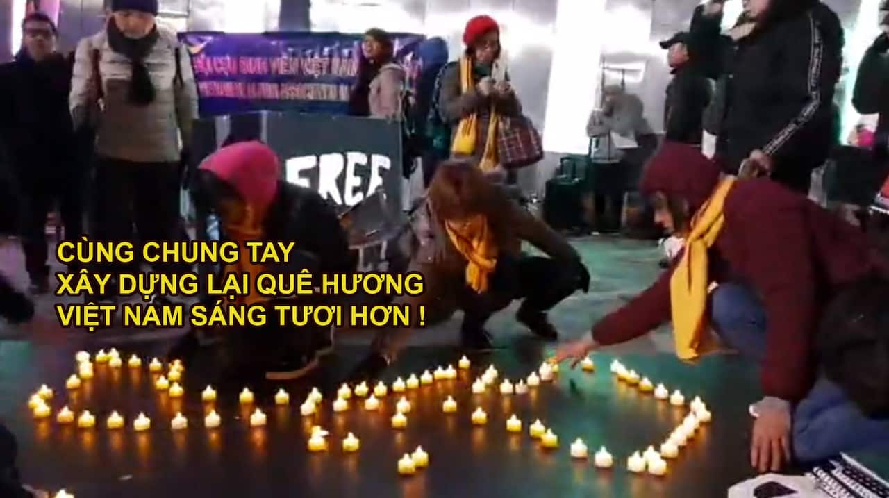 Hội cựu sinh viên VN đốt nến đồng hành cùng Thức ở Melbourne