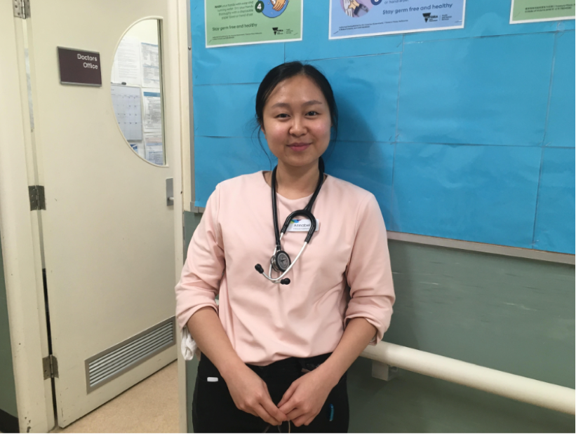 國際留學生Annabel Lo自願到醫院提供服務。