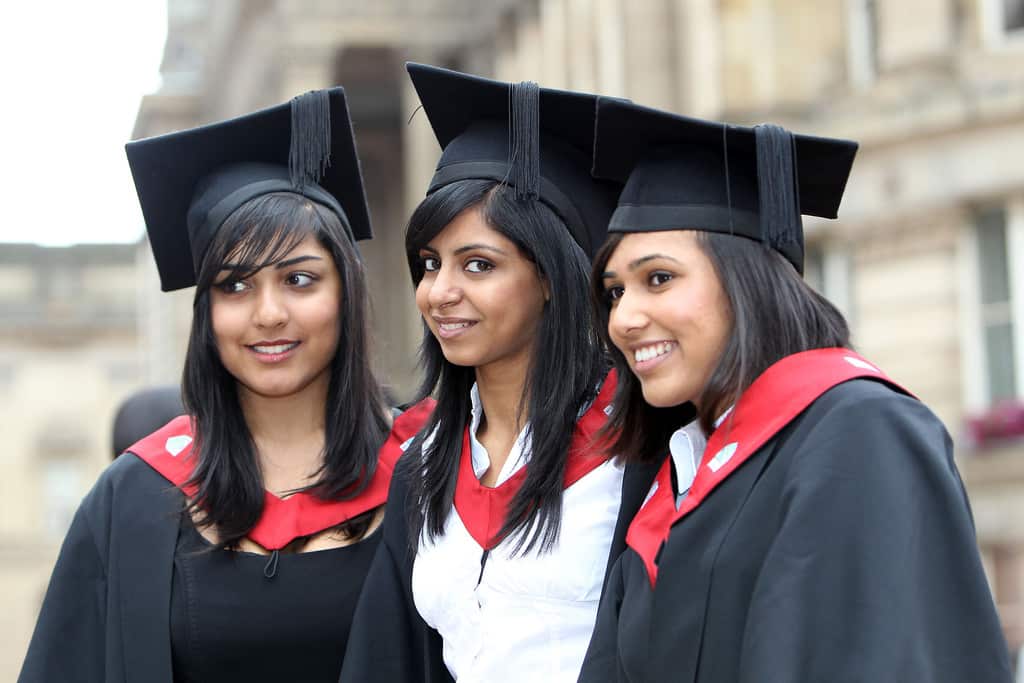 Top 5 Bachelor Degrees that easily open the door for Permanent Residency in Australia.