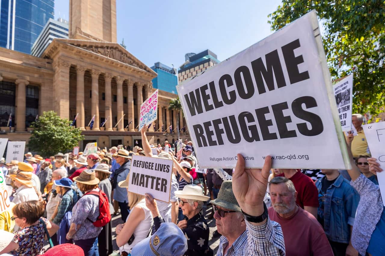 Protesters show support for refugees in Australia (AAP)
