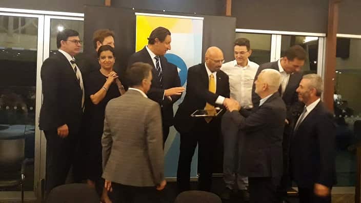 Greek Australian Senator Arthur Sinodinos with board members of the Greek Community of Melbourne. 