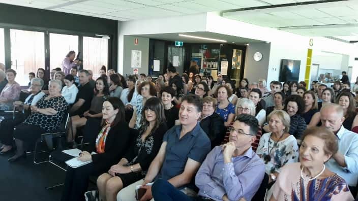 Δεκάδες ομογενείς στην παρουσίαση των βιβλίων. 