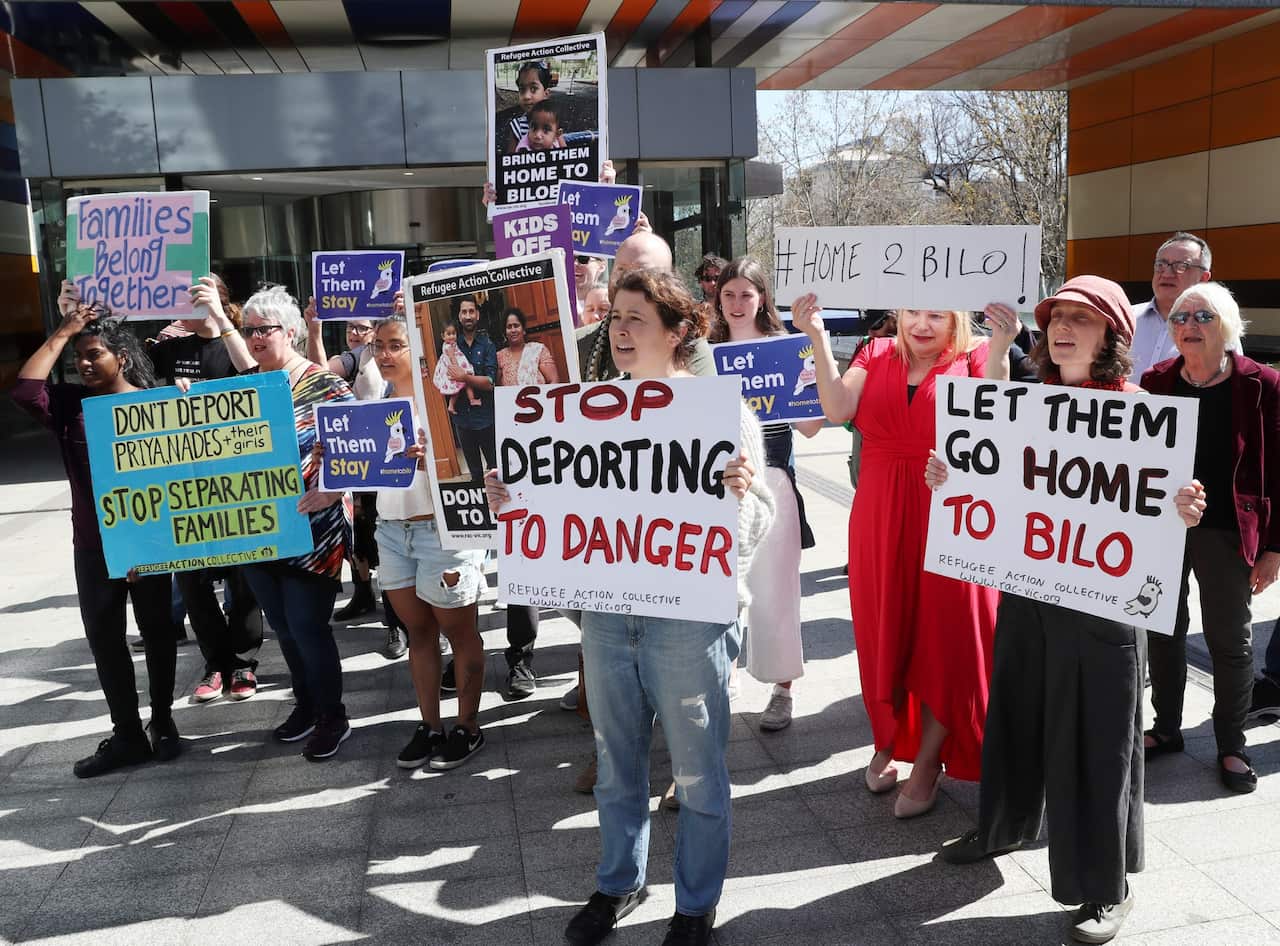 Protesters demanding the Tamil family are allowed to stay in Australia 