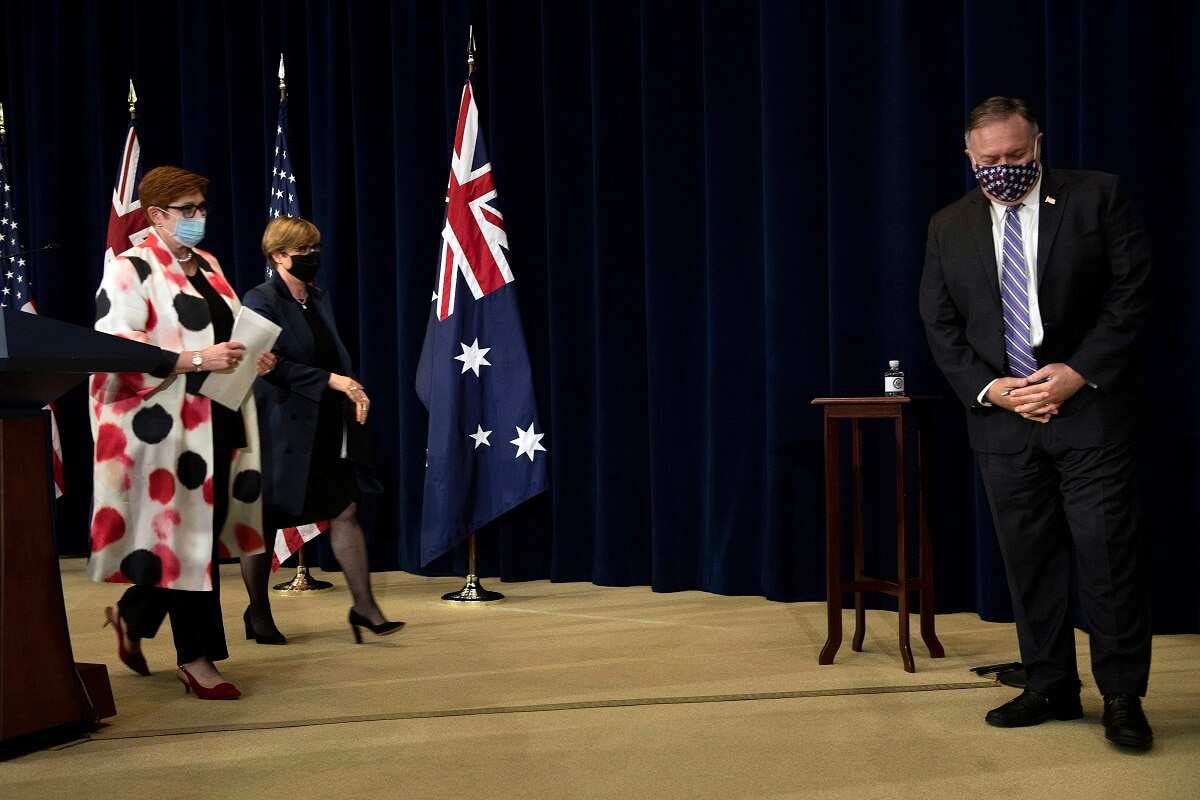 US Secretary of State Mike Pompeo waits for Australia's Foreign Minister Marise Payne and Australia's Minister for Defense Linda Reynolds(C)
