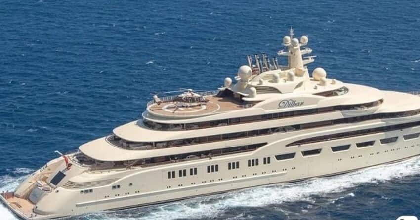 러 신흥재벌 알리셰르 우스마노프가 소유한 호화 요트 딜바르