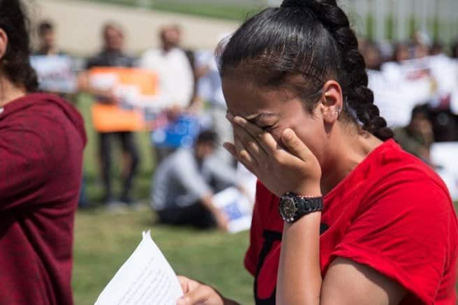 distraught Yazidi girl 