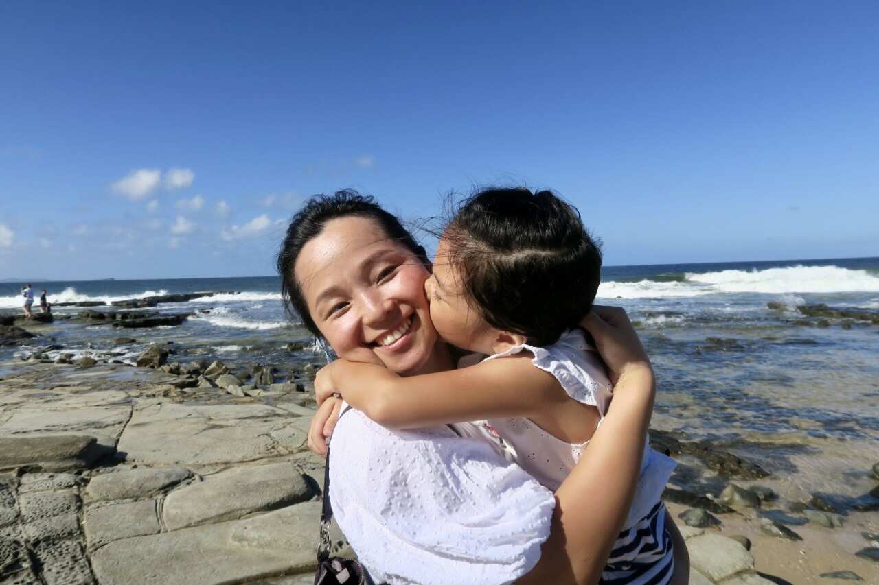 Kumhee with her daughter Jiwon.