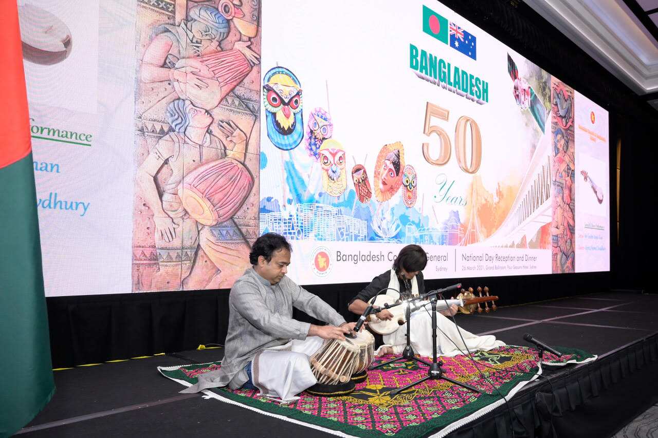 এই অনুষ্ঠানে বাংলাদেশকে নিয়ে কিছু প্রামাণ্যচিত্র প্রদর্শন করা হয়। বাংলাদেশী শিল্পীদের নৃত্য ও সরোদের পরিবেশনার পাশাপাশি ছিল ডিনারের আয়োজন।