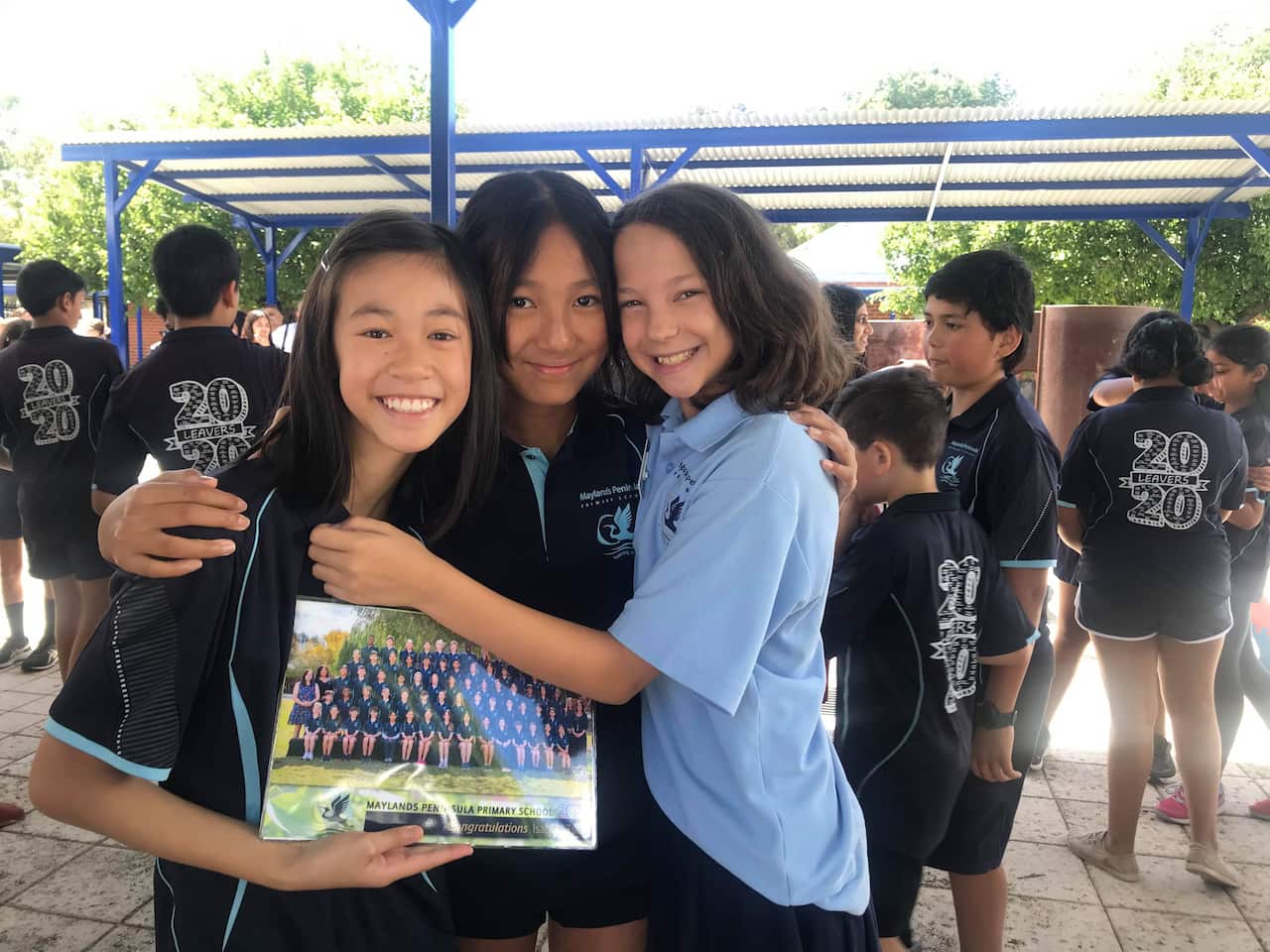 "Môi trường lớp học lành mạnh. Bạn bè trong lớp tốt bụng, thân thiện, sẵn sàng và nhiệt tình giúp đỡ bạn khi cần."