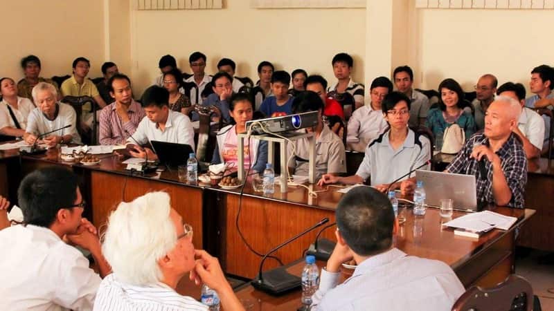 Một buổi hội thảo của Nhóm Tinh Thần Khai Minh lúc nhóm còn hoạt động công khai trong nước
