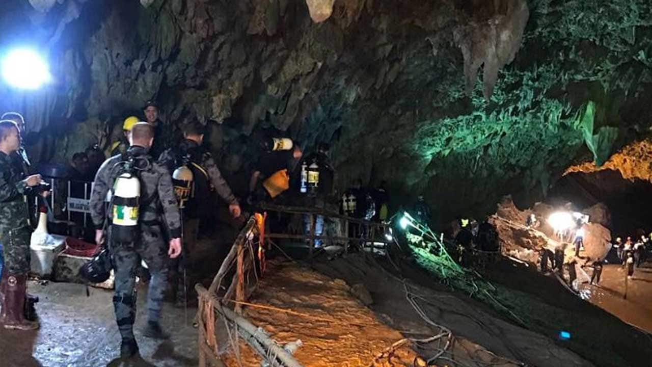There are eight Australian divers involved in the international rescue mission to retrieve the boys and their coach from the Thai cave.