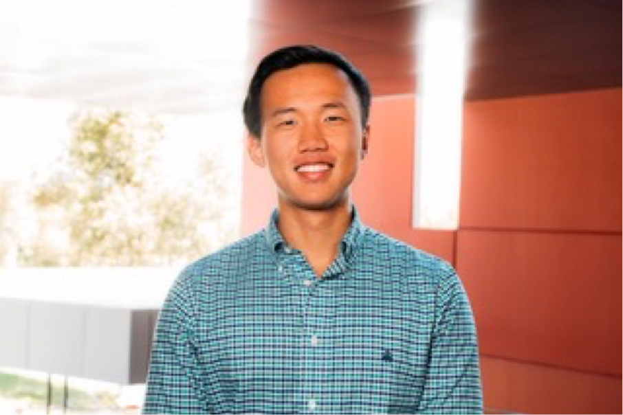 Calvin Xu 表示，應該放寬對國際醫學生的工作限制