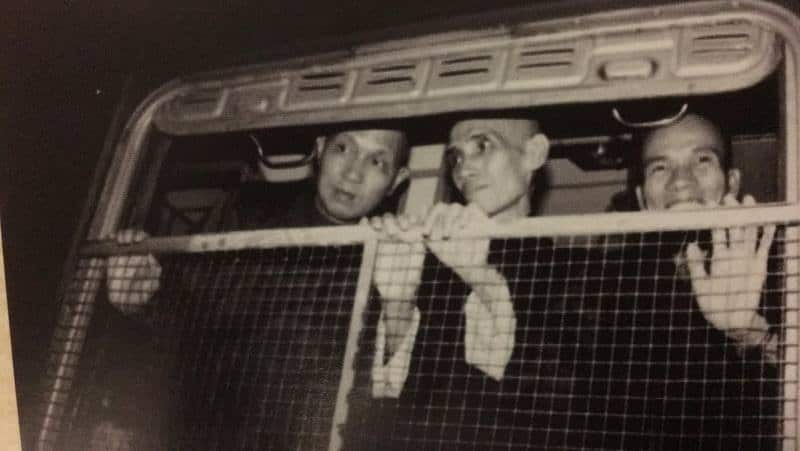 Thầy Thích Phước An (trái), Thầy Tuệ Sỹ (giữa) và một tu sĩ khác