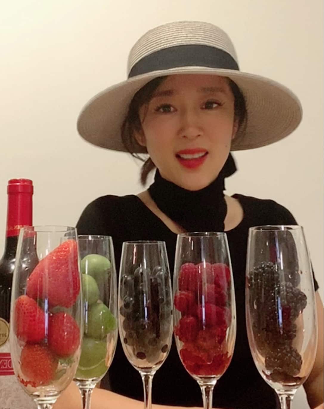 Ms Wang sell Australian wine on line