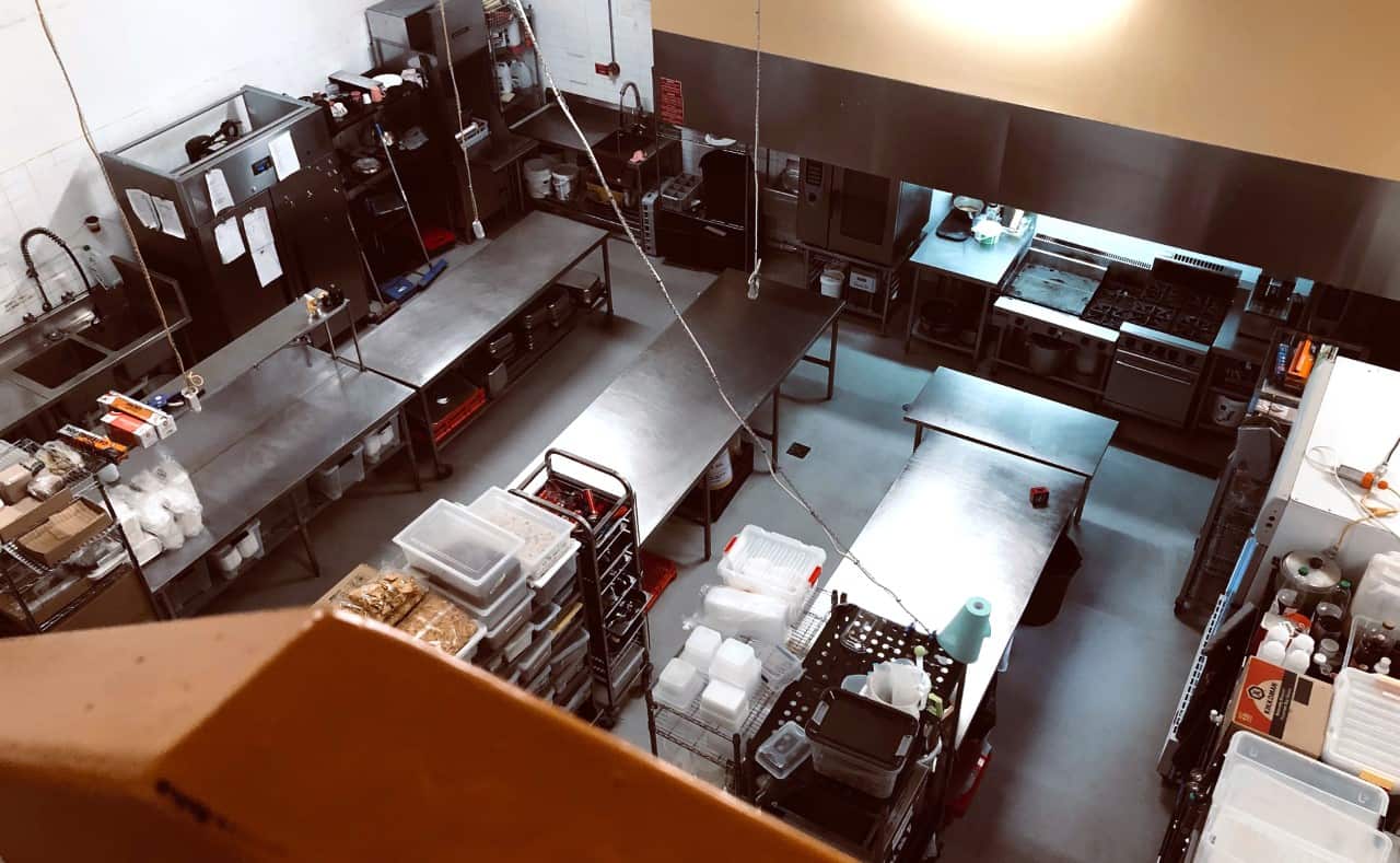 企業在雪梨和墨爾本設有工場，將食品制作標準化