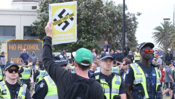 Far-right extremists are increasingly forming global links, according to a new study.