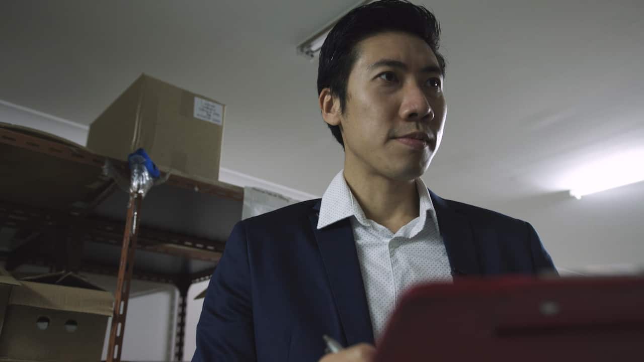 Eric Wong distributes the Donge Ejiao