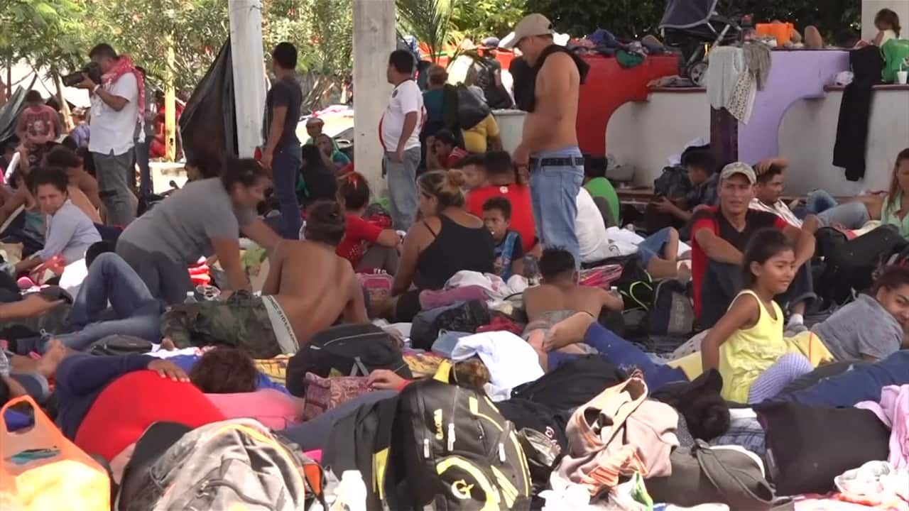 Central American migrants press north in Mexico