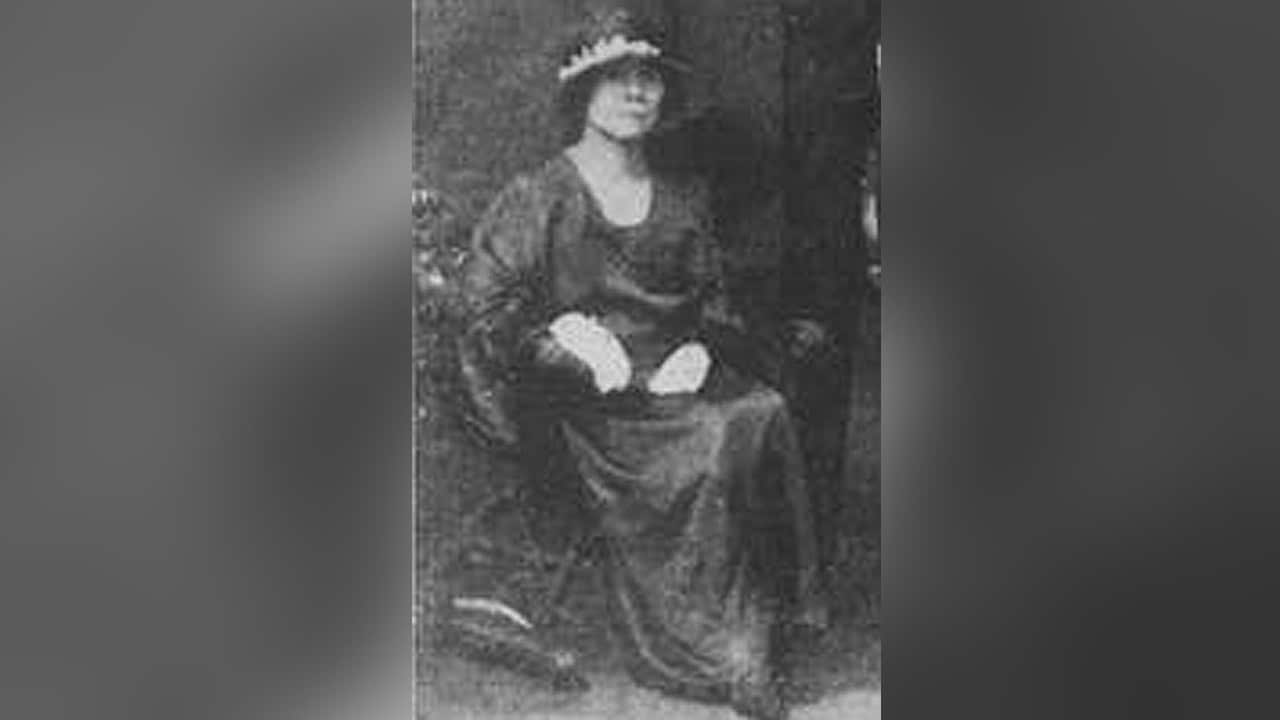 Lin was a seamstress, and took in sewing.